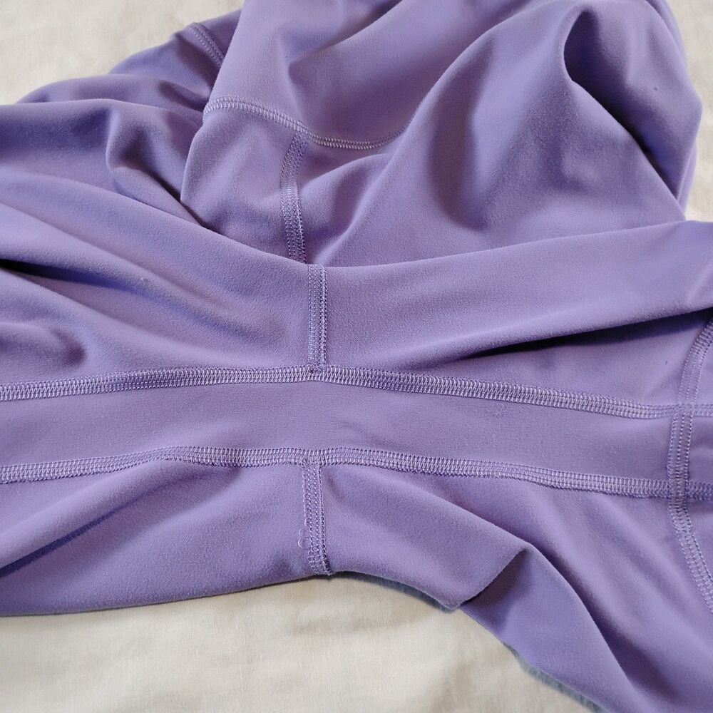 Lululemon Align High-Rise Short 6" Size 8 Dark Lavender - Picture 6 of 10